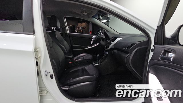 Hyundai Accent 2014 — photo 12