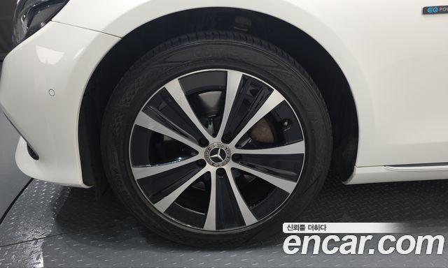 Mercedes-Benz E-Class 2019 — photo 5
