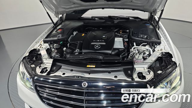 Mercedes-Benz E-Class 2019 — photo 6