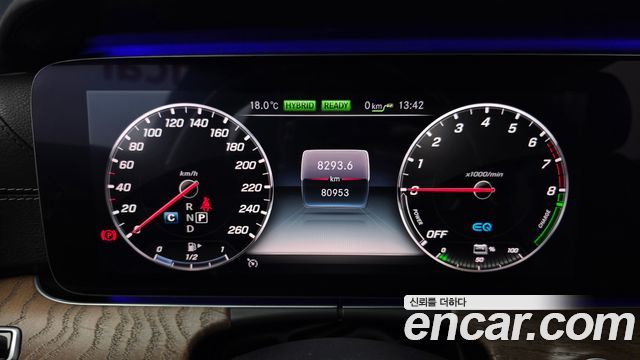 Mercedes-Benz E-Class 2019 — photo 11