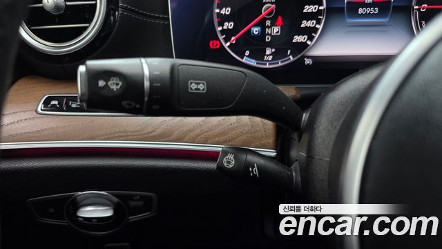 Mercedes-Benz E-Class 2019 — photo 29