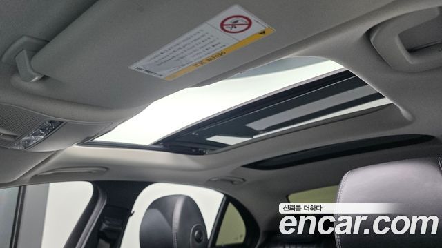 Mercedes-Benz E-Class 2019 — photo 35