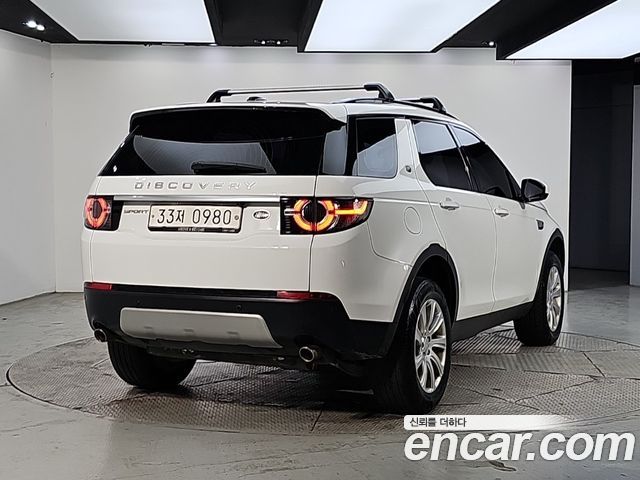 Land Rover Discovery Sport 2016 — photo 4