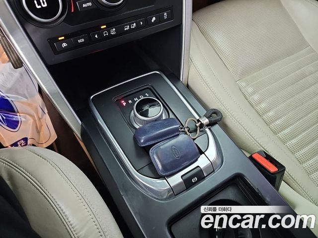 Land Rover Discovery Sport 2016 — photo 8