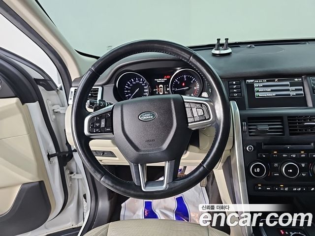 Land Rover Discovery Sport 2016 — photo 9