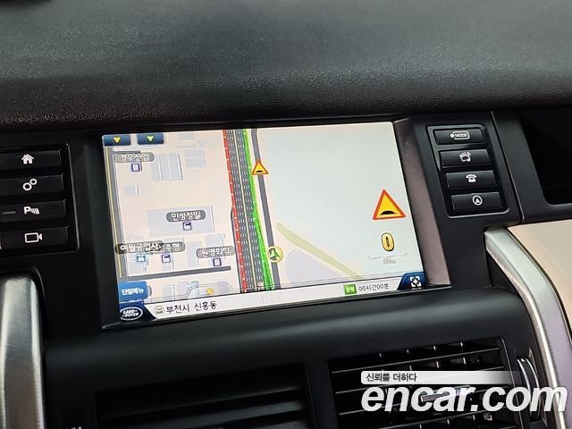 Land Rover Discovery Sport 2016 — photo 14