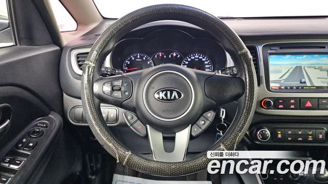 Kia Carens 2017 — photo 14