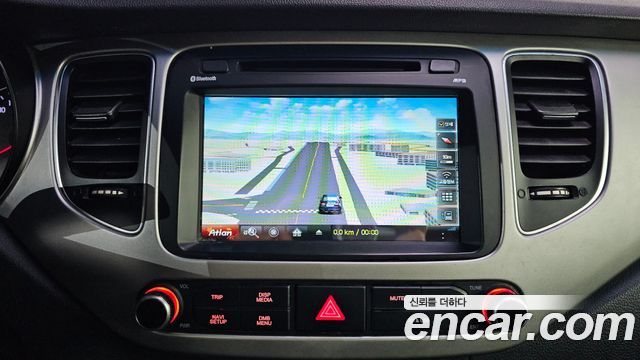 Kia Carens 2017 — photo 15