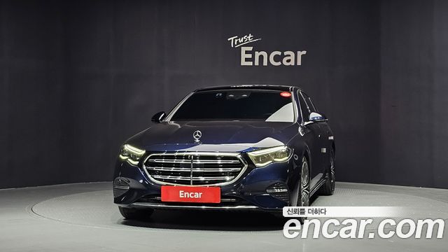 Mercedes-Benz E-Class 2024 — photo 3