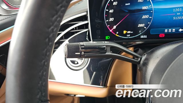 Mercedes-Benz E-Class 2024 — photo 36