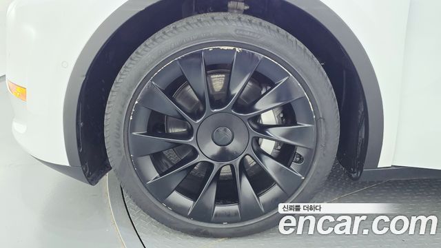 Tesla Model Y 2022 — photo 5