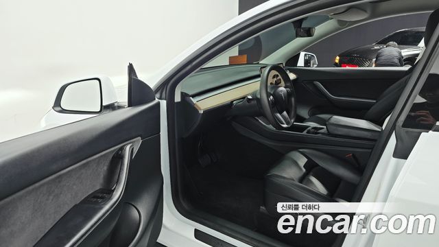 Tesla Model Y 2022 — photo 13
