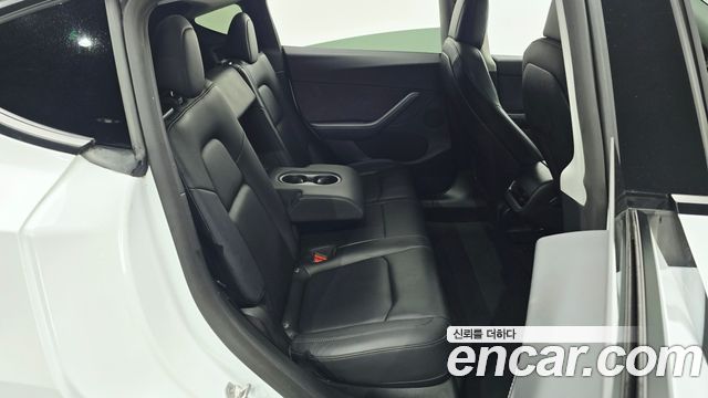Tesla Model Y 2022 — photo 17