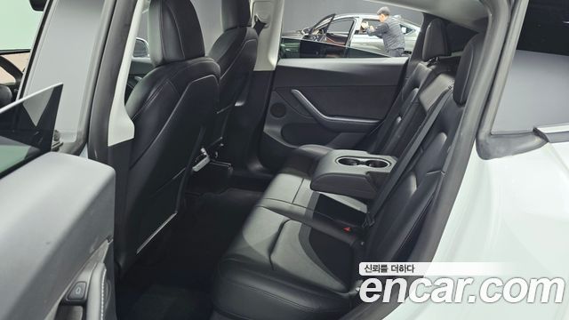 Tesla Model Y 2022 — photo 18