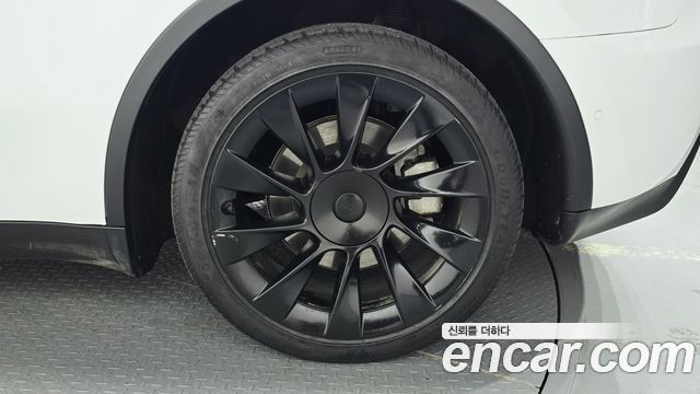 Tesla Model Y 2022 — photo 7