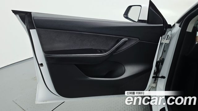 Tesla Model Y 2022 — photo 14
