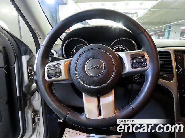 Jeep Cherokee 2013 — photo 8