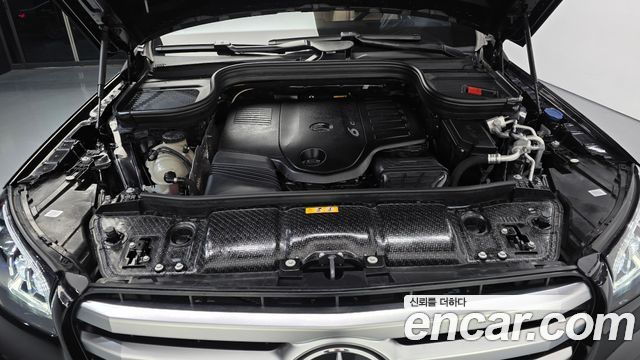Mercedes-Benz GLS-Class 2025 — photo 6
