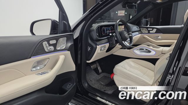 Mercedes-Benz GLS-Class 2025 — photo 10