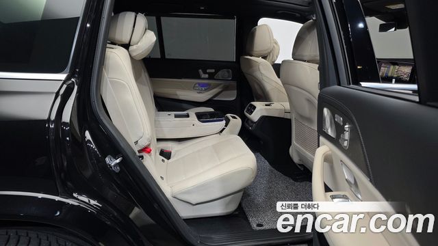 Mercedes-Benz GLS-Class 2025 — photo 12