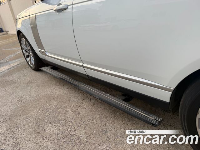 Land Rover Range Rover 2020 — photo 13