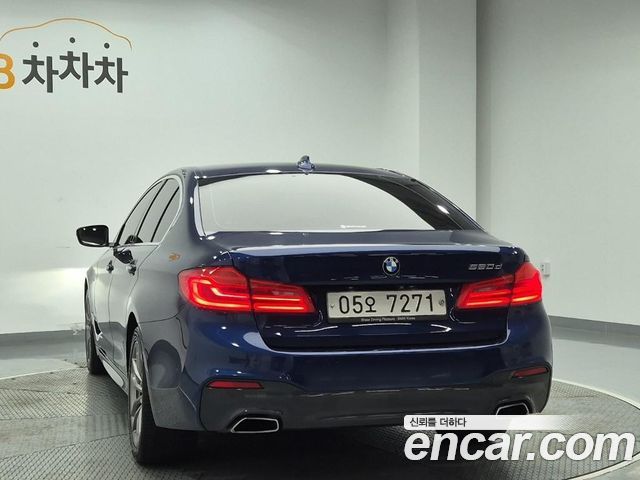 BMW 5-Series 2018 — photo 2