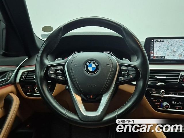 BMW 5-Series 2018 — photo 9