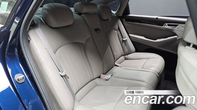 Genesis G80 2019 — photo 17