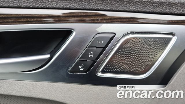 Genesis G80 2019 — photo 29