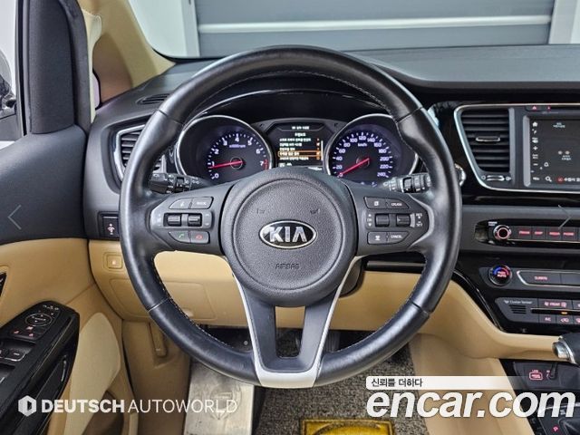 Kia Canival 2018 — photo 13