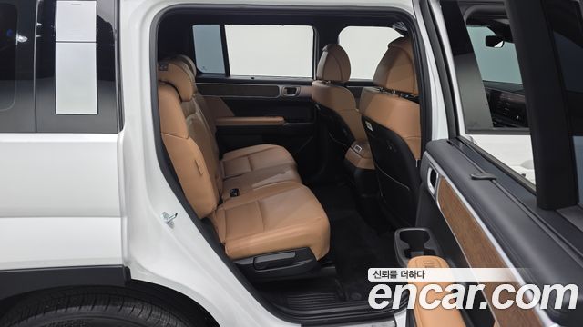 Hyundai Santafe 2025 — photo 18