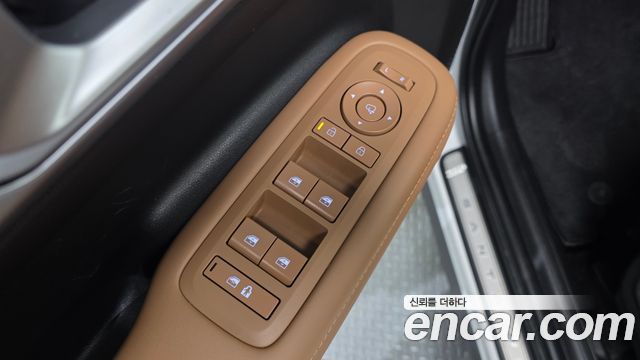Hyundai Santafe 2025 — photo 28