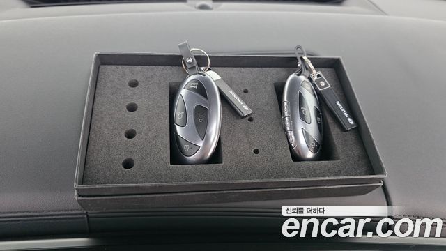 Hyundai Santafe 2025 — photo 29