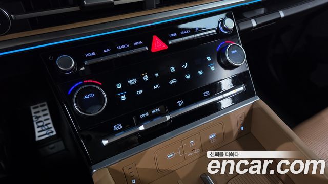 Hyundai Santafe 2025 — photo 30