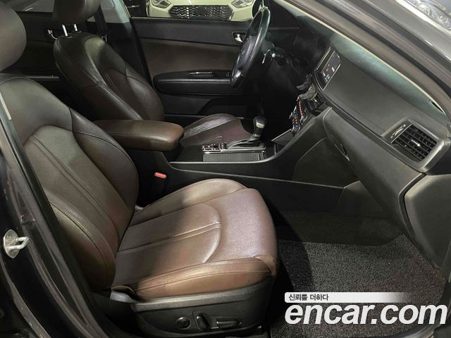 Kia K5 2016 — photo 16
