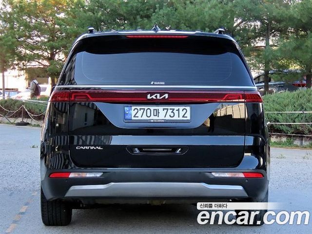 Kia Canival 2023 — photo 4
