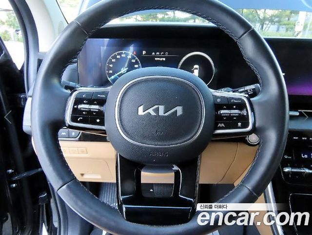 Kia Canival 2023 — photo 8