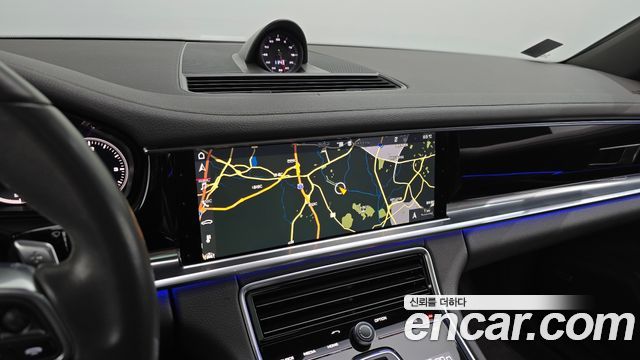 Porsche Panamera 2018 — photo 20