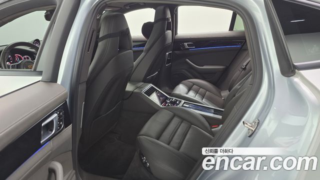 Porsche Panamera 2018 — photo 26