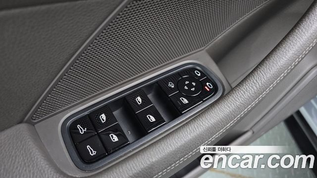 Porsche Panamera 2018 — photo 30