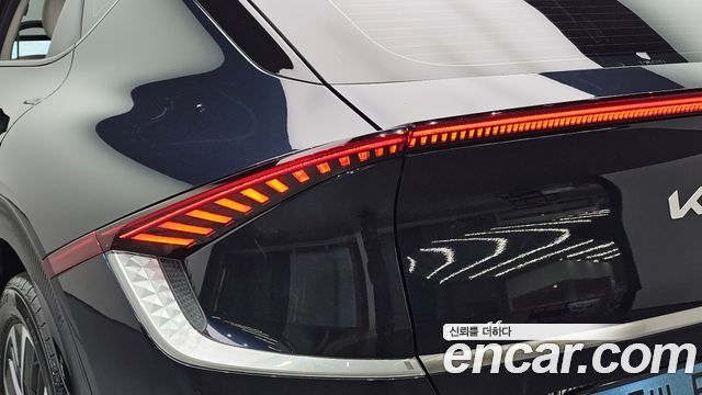 Kia EV6 2023 — photo 9