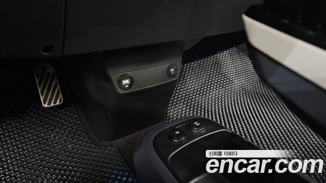 Kia EV6 2023 — photo 31