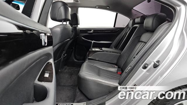 Hyundai Genesis 2012 — photo 17