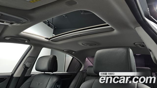 Hyundai Genesis 2012 — photo 22