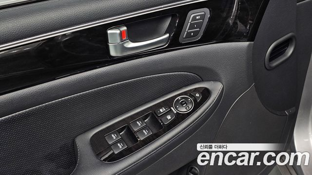 Hyundai Genesis 2012 — photo 25