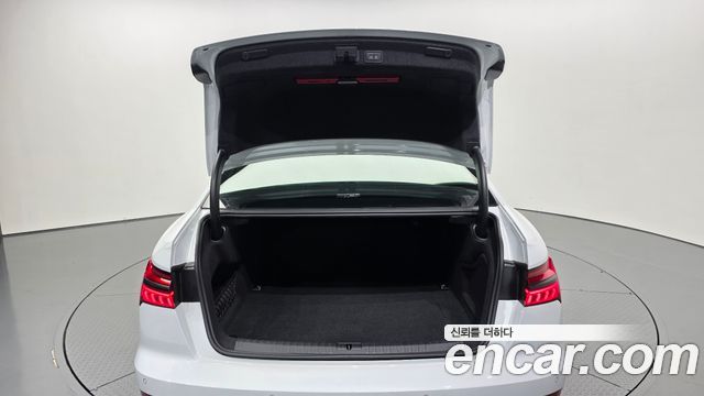 Audi A6 2021 — photo 26