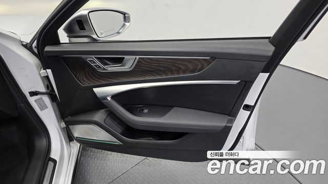 Audi A6 2021 — photo 15