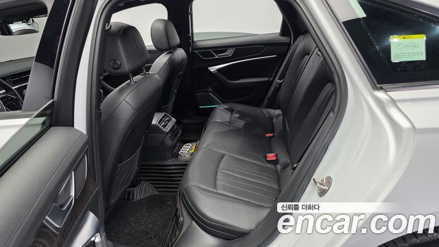 Audi A6 2021 — photo 16