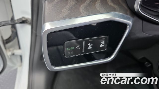 Audi A6 2021 — photo 28