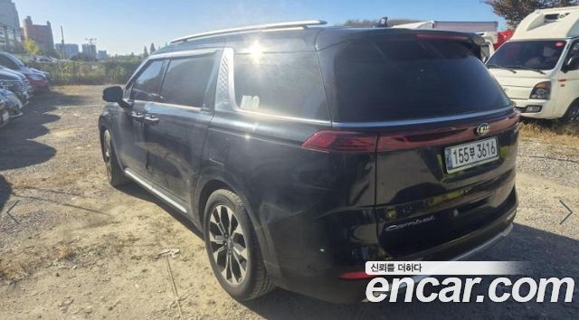 Kia Canival 2021 — photo 3